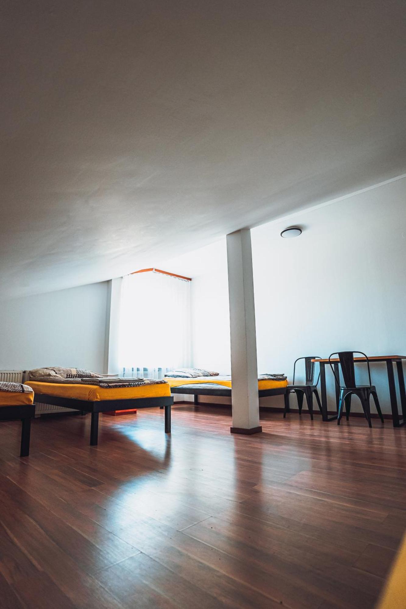 Kalwados Hotel Radzymin Buitenkant foto