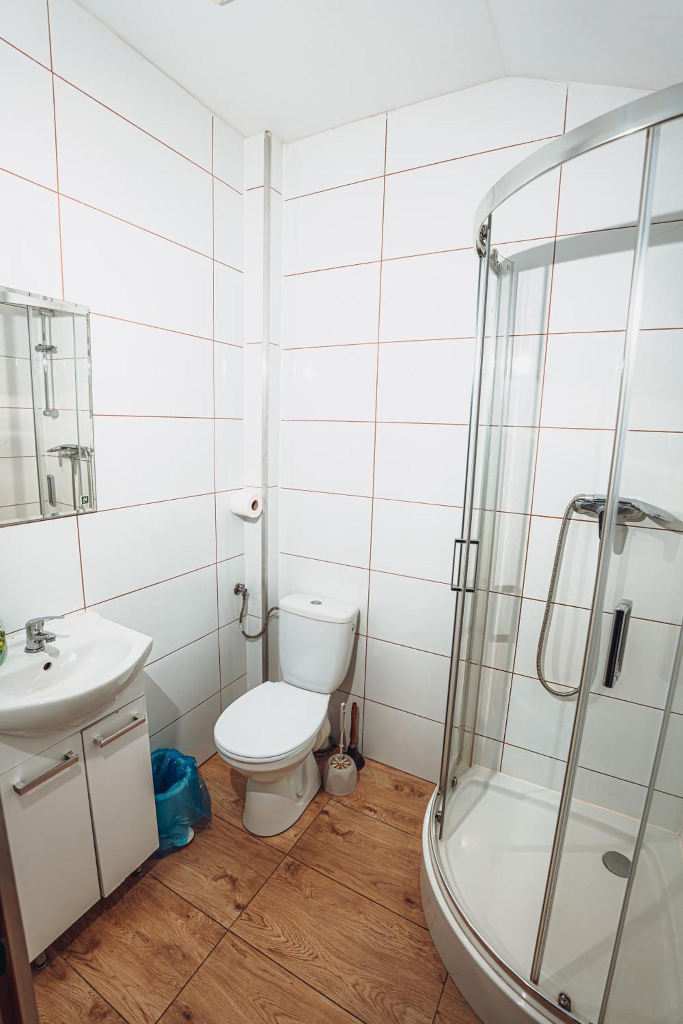 Kalwados Hotel Radzymin Buitenkant foto