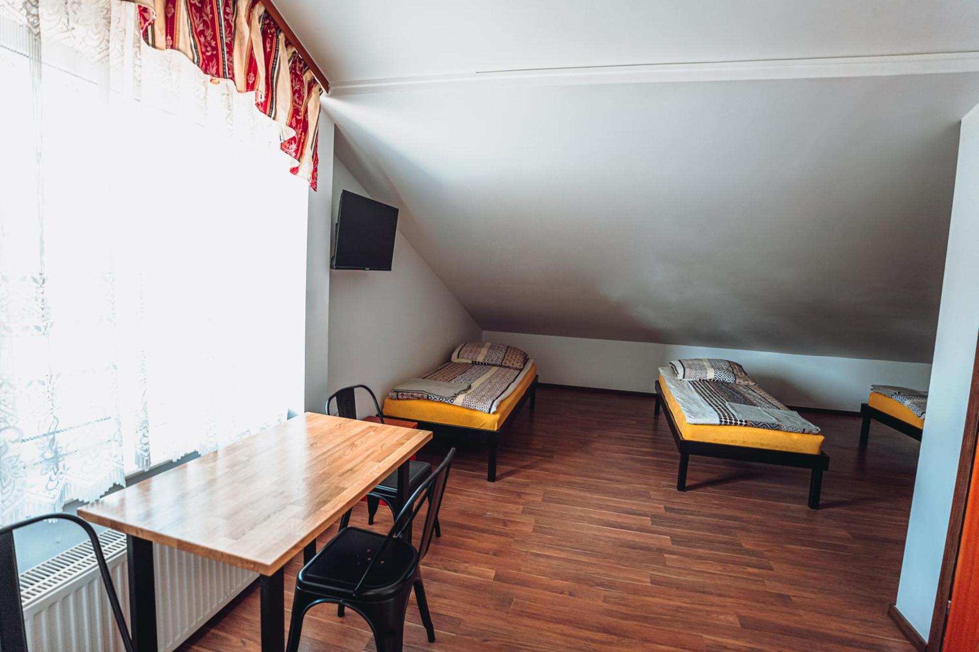 Kalwados Hotel Radzymin Buitenkant foto