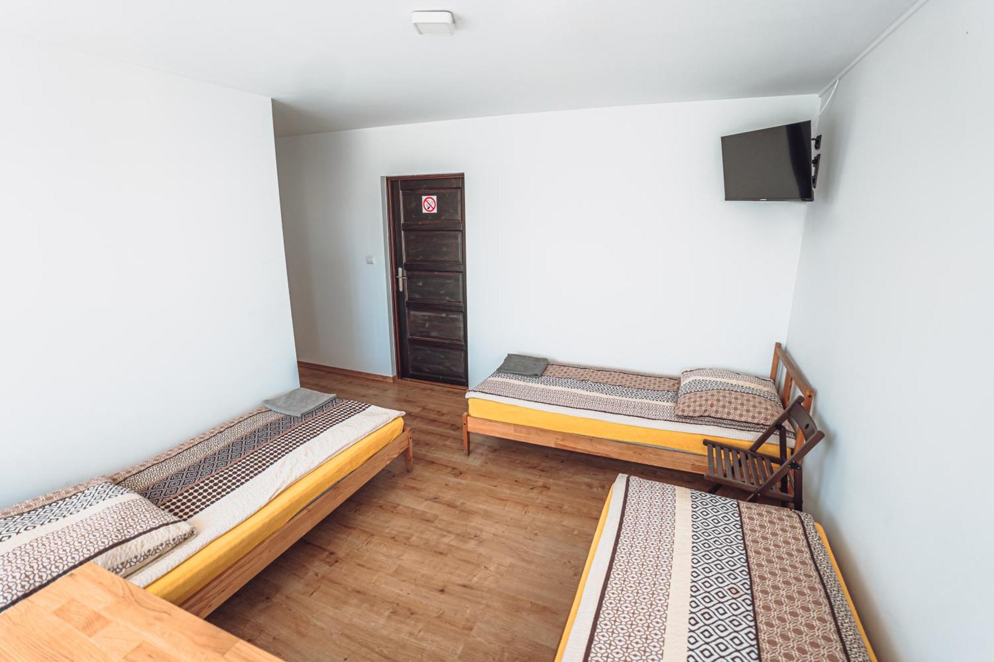 Kalwados Hotel Radzymin Buitenkant foto