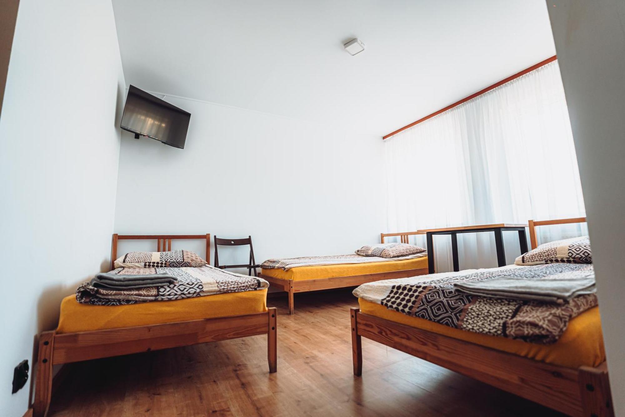 Kalwados Hotel Radzymin Buitenkant foto