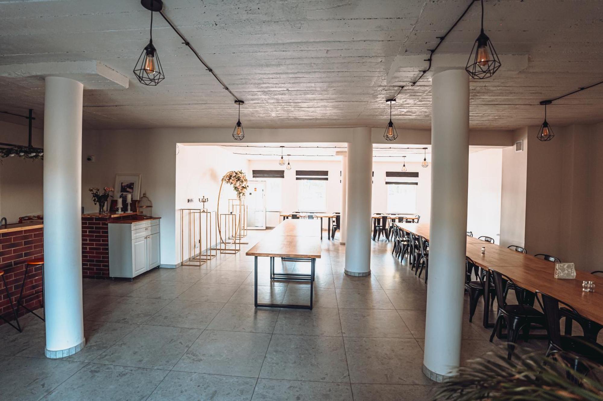 Kalwados Hotel Radzymin Buitenkant foto